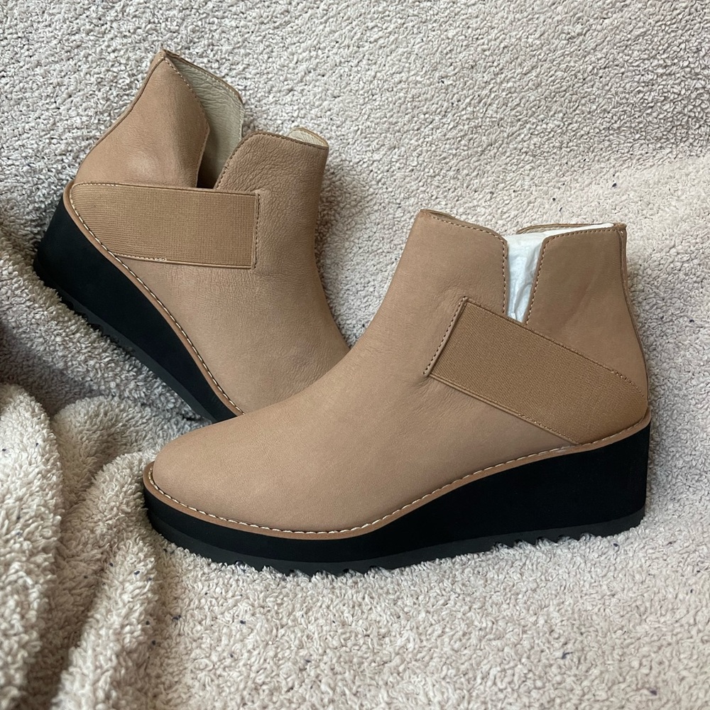 Eileen Fisher Larkin Boots, 7.5 size, tan